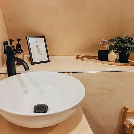 Unique Tiny House In Countryside *