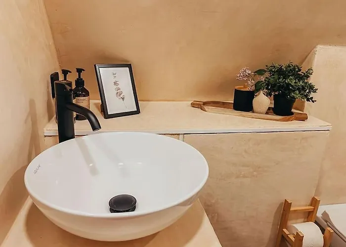 Unique Tiny House In Countryside *